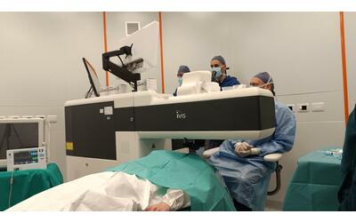 Bari, chirurgo connesso in remoto da Dubai opera paziente agli occhi. «Primo caso al mondo»