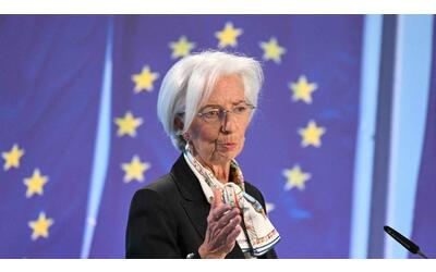 Bce, Lagarde vede il taglio dei tassi a giugno. La Fed li lascia invariati