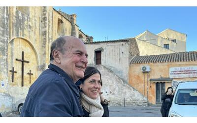 Bersani in tour, la seconda vita dell’ex leader: «Io ascolto il popolo»