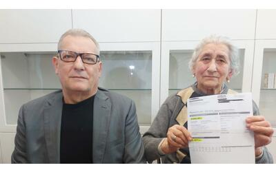 Bolletta della luce da 2.452 euro a una pensionata di 93 anni: «Quattro...