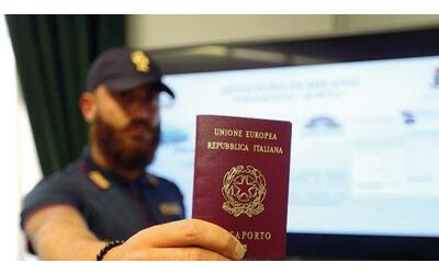 caos passaporti per le prenotazioni online attese di mesi turismo in fumo 300 milioni