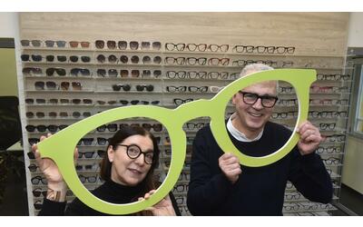 Castiglione Olona, l'azienda che vende occhiali usati e di plastica...