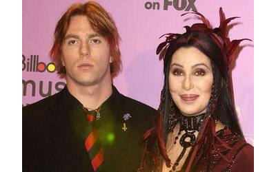 Cher chiede la tutela del figlio Elijah Blue Allman: ha problemi di abuso di...