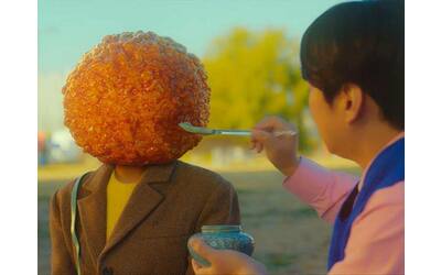 “Chicken Nugget”, la serie sudcoreana che trasforma una donna in crocchetta di pollo