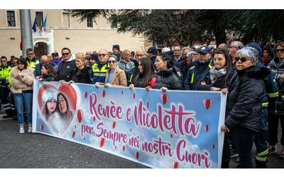 Cisterna, folla ai funerali di Nicoletta e Renée: «Chi ama dona vita non la sopprime»