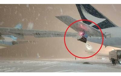 Collisione in pista sull'isola di Hokkaido: aereo della Korean Air con un buco nella fusoliera