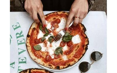 Come riconoscere una pizza di qualità: 6 indicatori per capirlo e pagarla il giusto