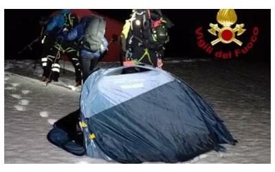 Coppia padovana salvata a 1900 metri in tendina sulla neve: «Abbiamo avuto paura di morire ma non siamo sprovveduti»