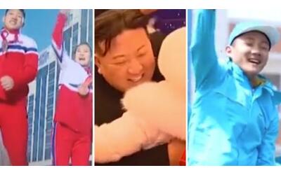 Corea del Nord, in tv la canzone che celebra Kim Jong Un come un «papà amichevole»