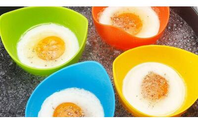 cucinare le uova senza sforzo basta usare i contenitori in silicone i nostri preferiti