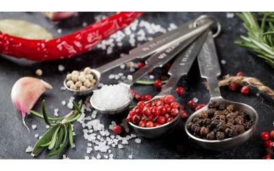 Dieta a basso contenuto di sodio: 5 alternative per sostituire il sale e...