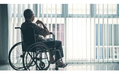 direttore casa di riposo eredita 2 2 milioni da ospite anziano indagato per circonvenzione di incapace