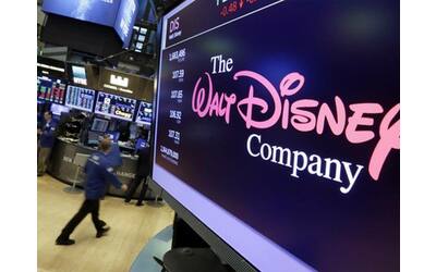 Disney, la sfida dei fondi  per la casa di Topolino (e la poltrona di Iger)