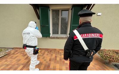 Donna trovata morta in casa a Puegnago del Garda, sul posto i carabinieri: ipotesi omicidio