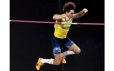 Duplantis, nuovo record mondiale nel salto con l’asta: 6,24 metri