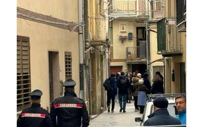 enna imprenditore ucciso a coltellate i carabinieri stanno cercando il figlio