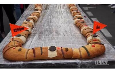 guinness world record la torta dei re pi lunga del mondo misura 4 5 km