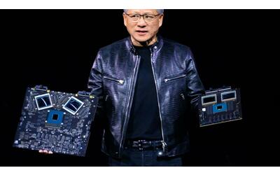 Huang, il numero 1 di Nvidia: «Ai giovani auguro dolore e sofferenza». Poi lancia i nuovi superchip Blackwell per l'AI