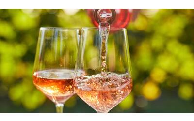 I 10 migliori vini rosé al mondo secondo Wine Searcher: al primo posto un italiano