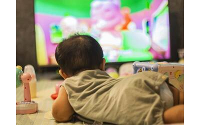 i bambini piccoli che guardano spesso video possono avere ritardi nello sviluppo