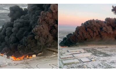 Il gigantesco incendio a San Pietroburgo: le immagini dall’oblò di un aereo