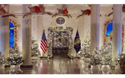 Il Natale arriva alla Casa Bianca: il video degli addobbi nella residenza presidenziale