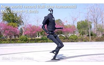 il robot umanoide cinese concorrente di tesla batte il record di velocit