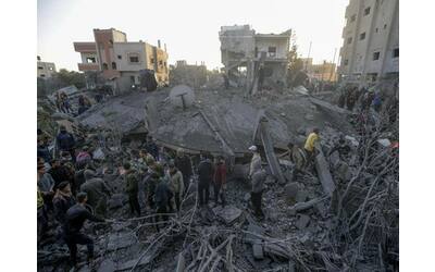israele hamas in guerra le notizie di oggi gantz primi segnali di un possibile accordo sugli ostaggi siria nuova esplosione a damasco dopo i raid israeliani