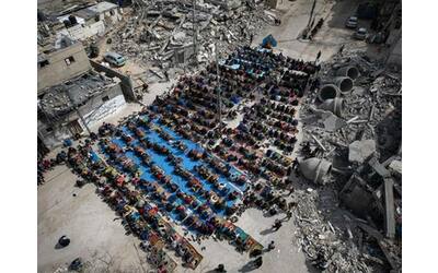 Israele - Hamas in guerra, le notizie di oggi | Gli Stati Uniti inizieranno a lanciare aiuti umanitari di emergenza a Gaza