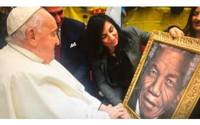 Jorit e il quadro di Mandela al Papa: «Consegnato al Santo Padre l'11...
