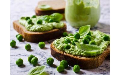l avocado toast si pu fare anche con i piselli ed meglio pi fibre e proteine meno grassi