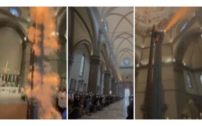 La Colombina vola (perfettamente) verso il Carro per lo scoppio: il video dall'interno del Duomo di Firenze