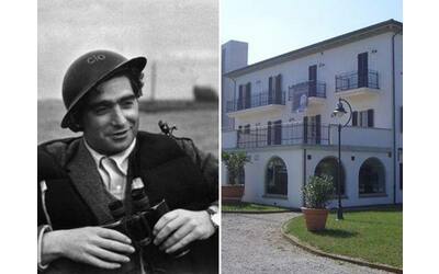 La mostra su Robert Capa ospitata a «Villa Mussolini». Polemiche a Riccione: «Inopportuno»
