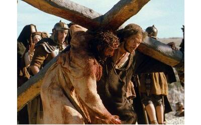 «La passione di Cristo» compie 20 anni, violenza estrema e accuse di antisemitismo per la rievocazione di Mel Gibson