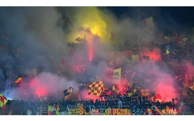Lecce-Roma, scontri fra tifosi: l'imboscata dei salentini al terminal dei...
