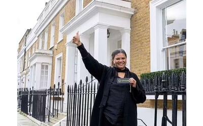 Londra, lotteria benefica per la sanità pubblica: infermiera senza casa ne...
