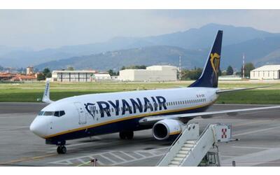 Metà degli italiani vola con Ryanair, Roma-Madrid la rotta più battuta: la fotografia del traffico aereo nel 2023