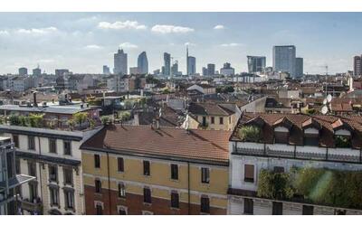 Milano, 64 mila case affittate in un anno: è record. Ma gli esperti: «Mancano spazi per chi ha reddito medio e basso, si creeranno conflitti»