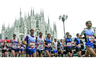 Milano Marathon, oggi ottomila runner in città. Mezzi deviati e strade...