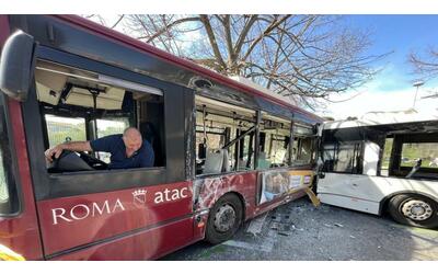 monte mario scontro tra bus tpl atac panico a bordo e passeggeri feriti linea interrotta