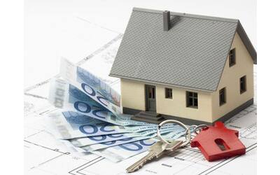 mutui e case sempre pi cari compravendite in calo del 10 firenze e roma anche di pi