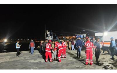 naufragio in area sar libia 25 superstiti muore una bimba