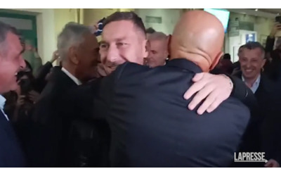 Pace tra Spalletti e Totti: il video dell'abbraccio