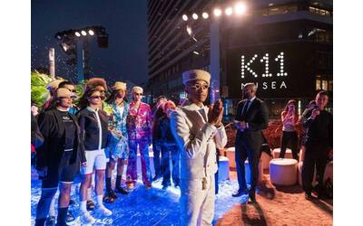Pharrell Williams si prende Hong Kong con il suo «dandy» edizione 2024