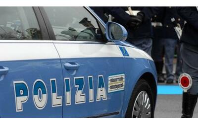 roma uccisa in casa dal marito davanti alla figlia di 5 anni l uomo arrestato dopo la fuga