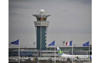 Ryanair chiede l’intervento Ue contro lo sciopero dei controllori in Francia