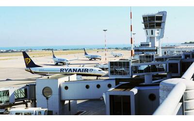 Ryanair, il dominio tra aerei pieni e rotte in monopolio: l’Italia ha un problema di concorrenza?