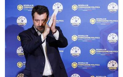 Scontri di Pisa, Salvini: «Chi mette le mani addosso a un poliziotto o a un...