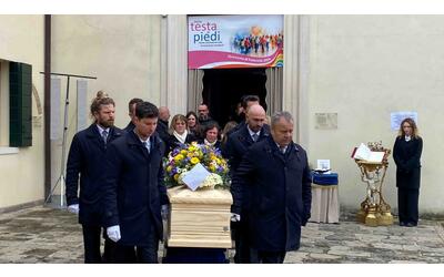 Stefano Pittarello ai funerali del fratello che ha ucciso Sara Buratin: «Alberto, non posso perdonarti ma ti vorrò sempre bene»