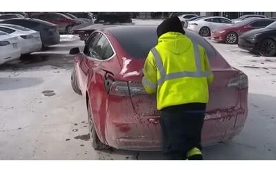 Tesla ko negli Usa per la neve: ma davvero le auto elettriche temono il freddo?